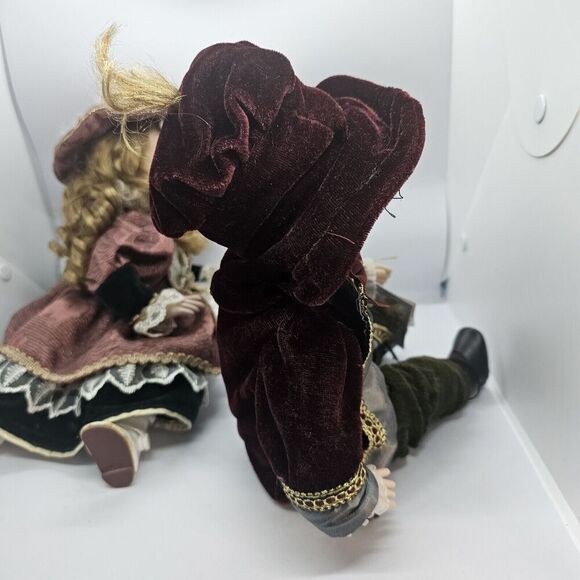 Cathay Collection Porcelain Dolls Kissing Boy And Girl - Picture 10 of 16